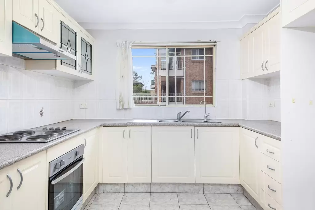 5/30 Brandon Avenue, Bankstown, Sussex Inlet - Thumbnail 3