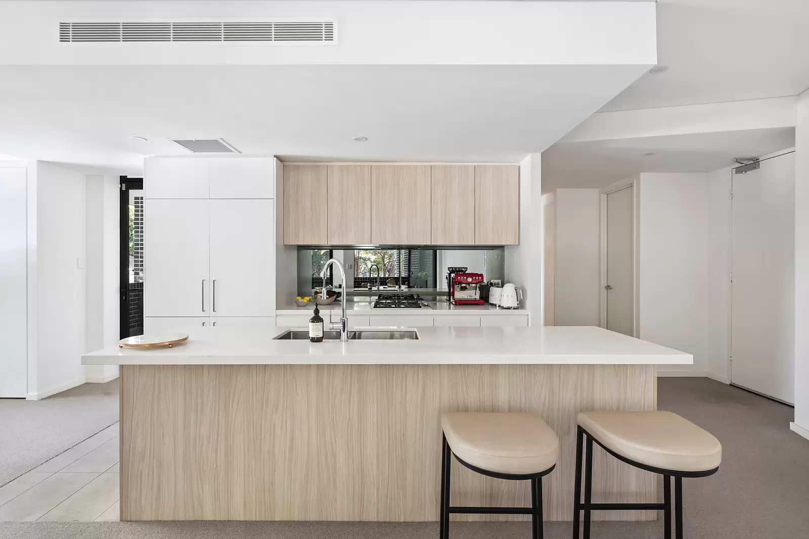 1/69 Beverley Street, Doncaster East, VIC, Doncaster East - Thumbnail 2