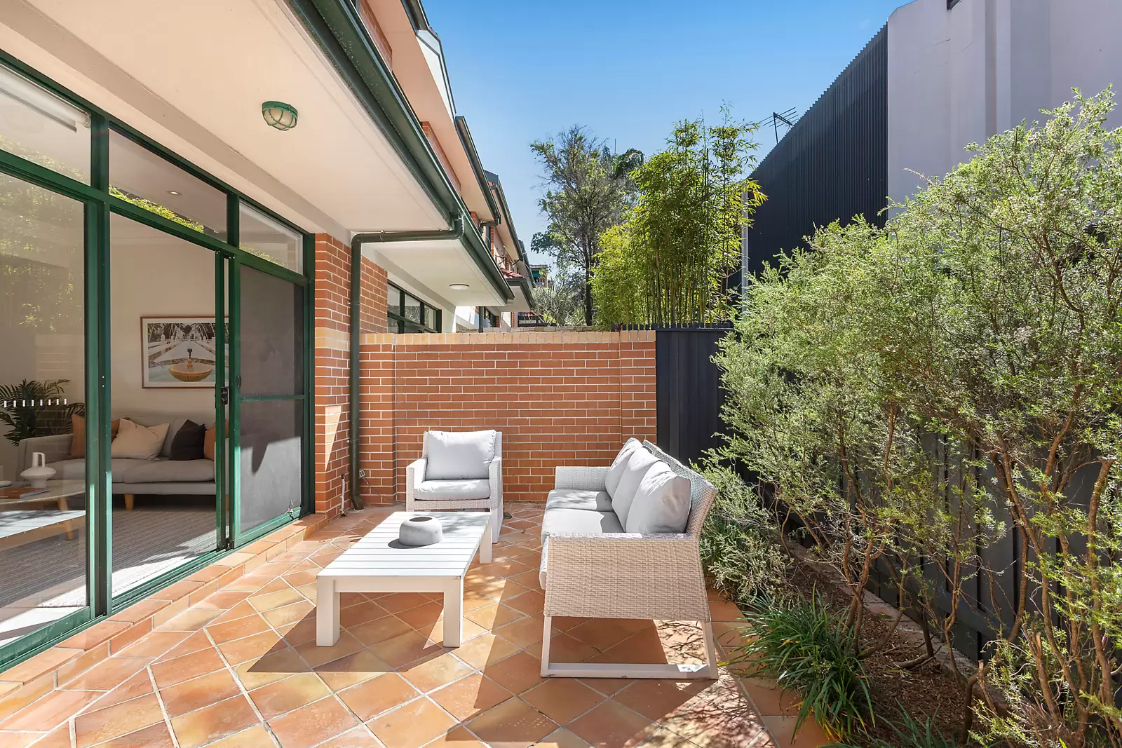 2/4 Beach Street, Clovelly, Pullenvale - Thumbnail 2