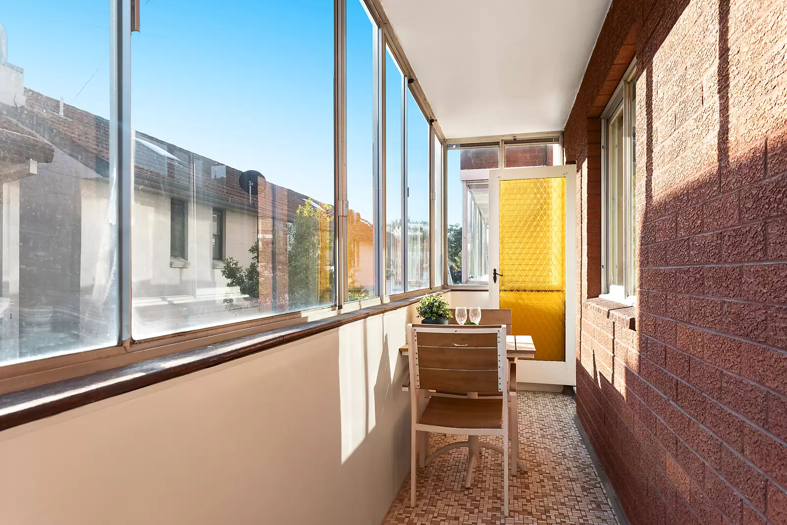 2/2 Coogee Bay Road, Randwick, Moggill - Thumbnail 2