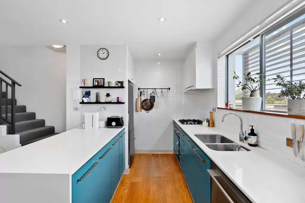 13/142-144 Francis  Street, Bondi Beach, Eaglehawk - Image 1