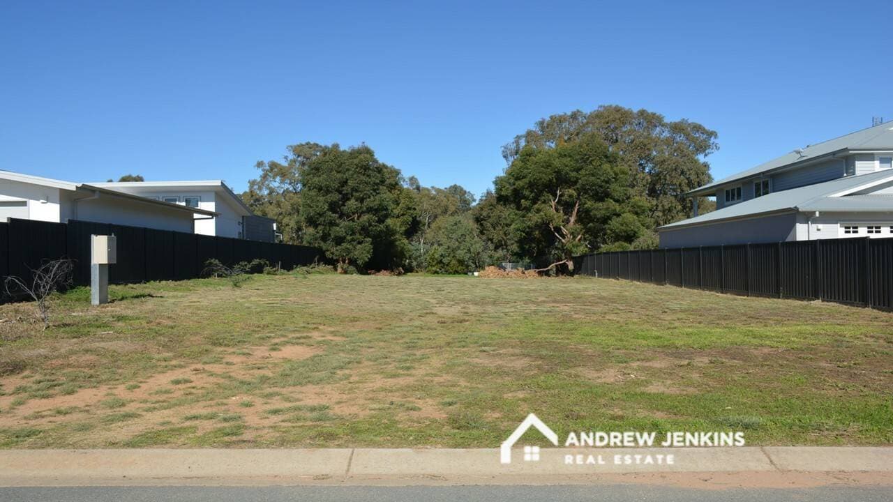 1/57 Sir Thomas Mitchell Road, Bondi Beach, Barooga - Image 1