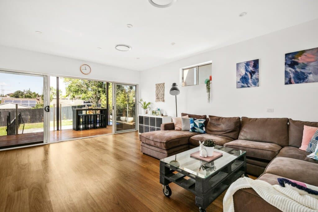 2/4 Heritage Rise, Riverside, Riverside - Thumbnail 6