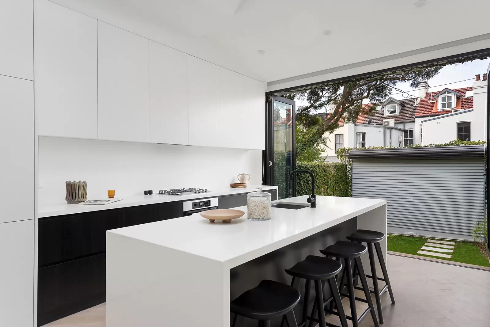 11 Aringa Crescent, Karana Downs - Thumbnail 3