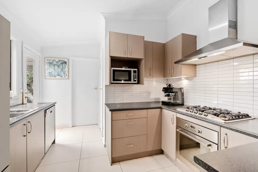 8/692 Old South Head  Road, Rose Bay, Pitt Town - Thumbnail 3