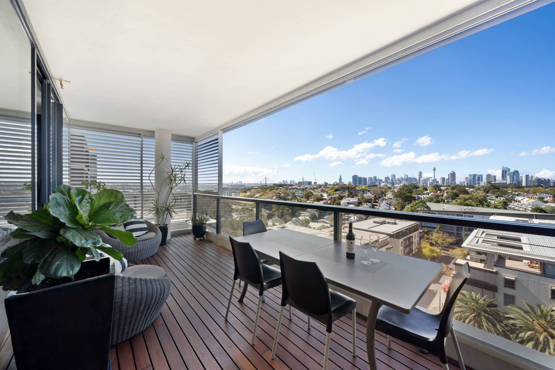 1003, 5 Sterling Cct, Camperdown - Thumbnail 2