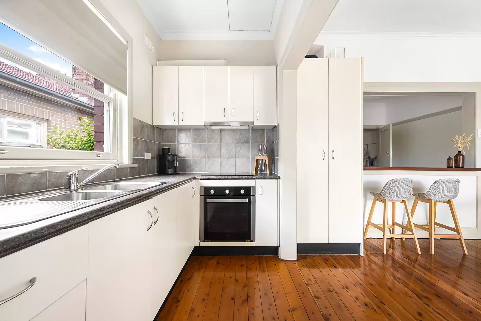 Unit 4/70 Henrietta Street, Waverley, Tarneit - Thumbnail 6
