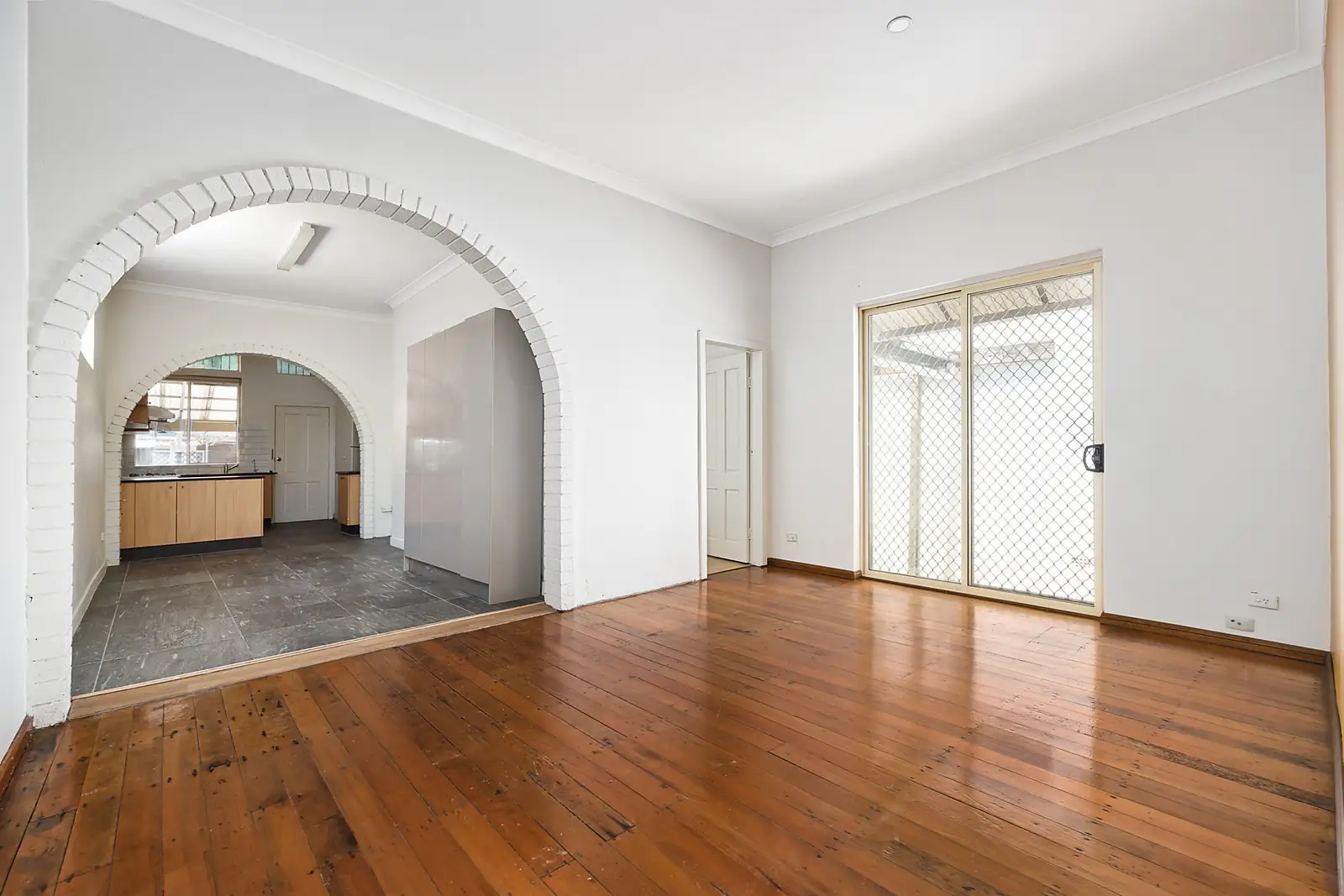 16 Brimblecombe Circuit, Pullenvale - Thumbnail 2