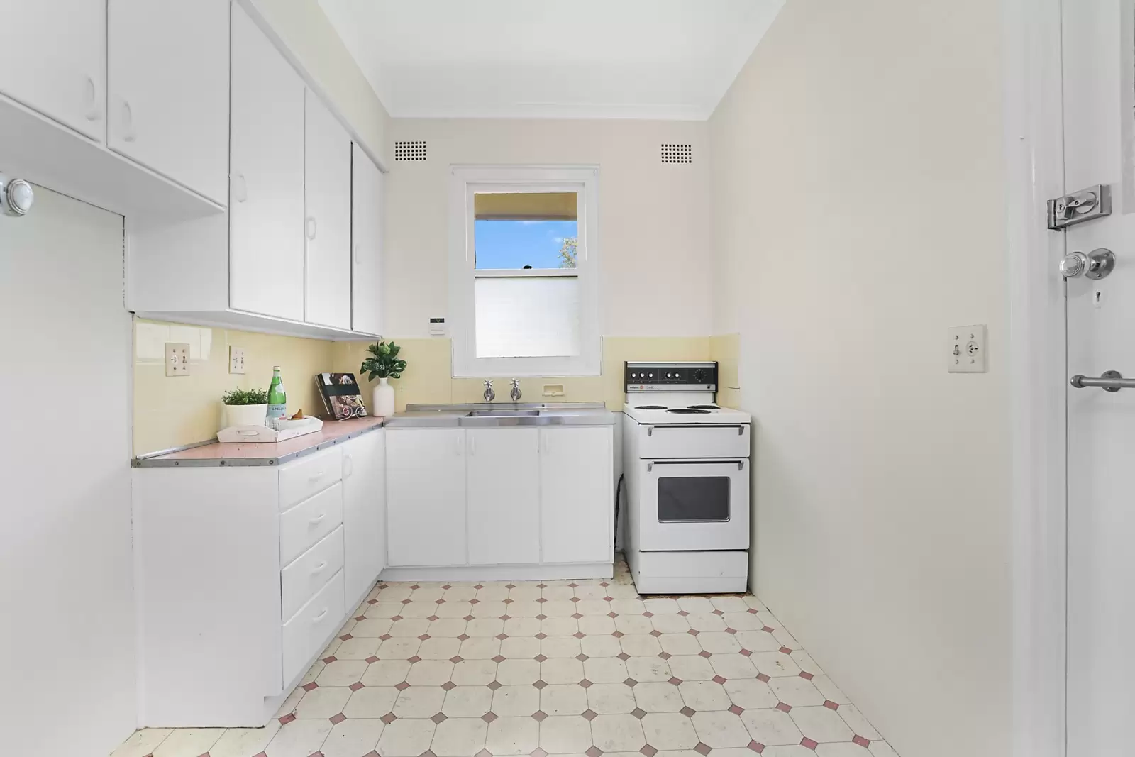 4/4 Young Street, Vaucluse, Homebush West8/4 Eastbourne Road - Thumbnail 6