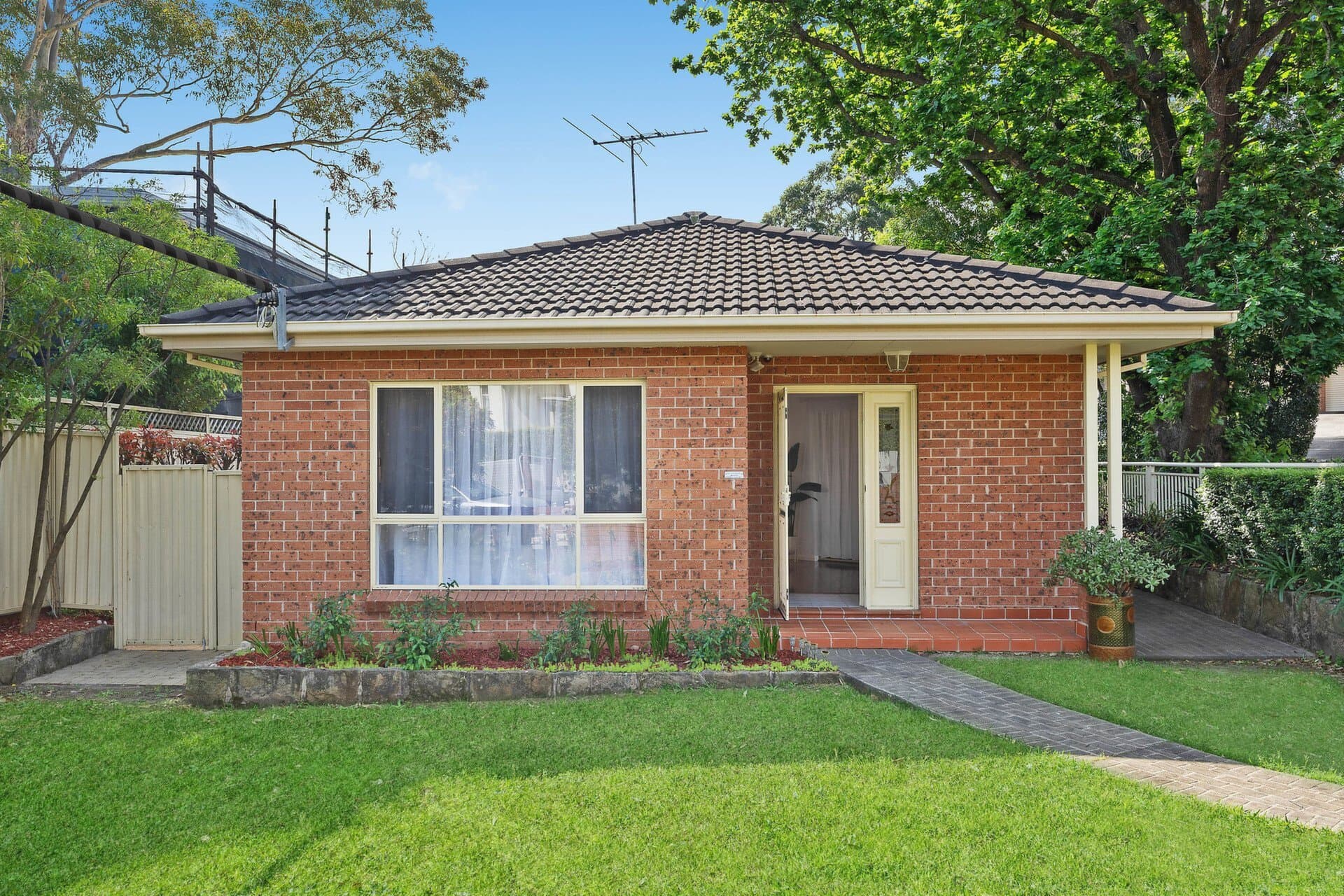 1/18 20 Cameron Crescent, Ryde - Image 1