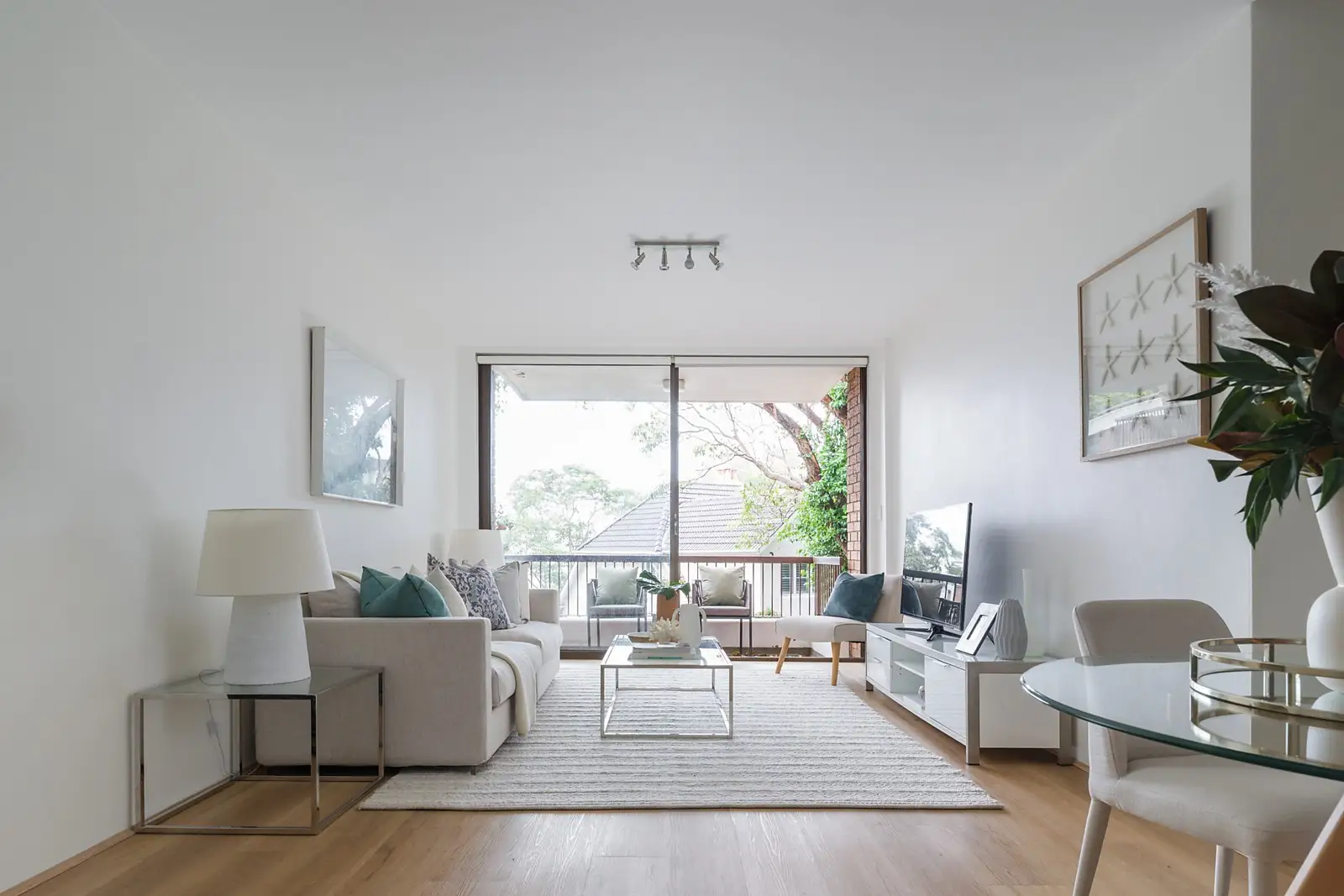 1/15 Ashfield Street, Wamberal - Image 1