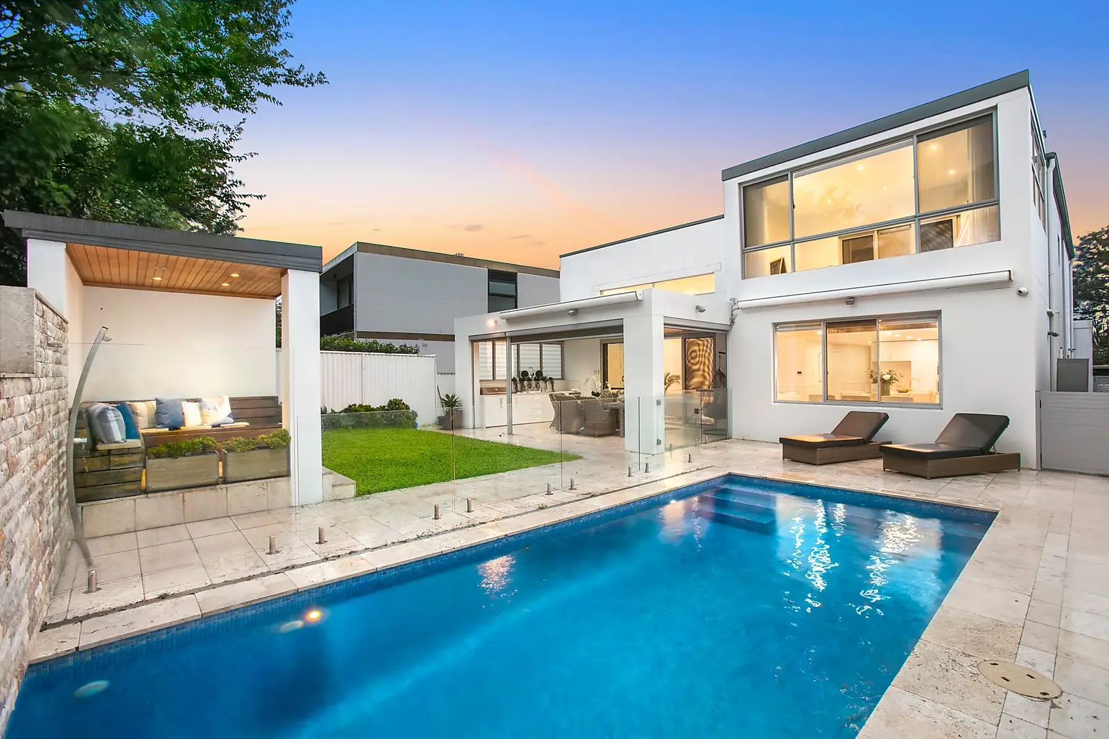 2/13 Templeman Crescent, Elsternwick - Image 1