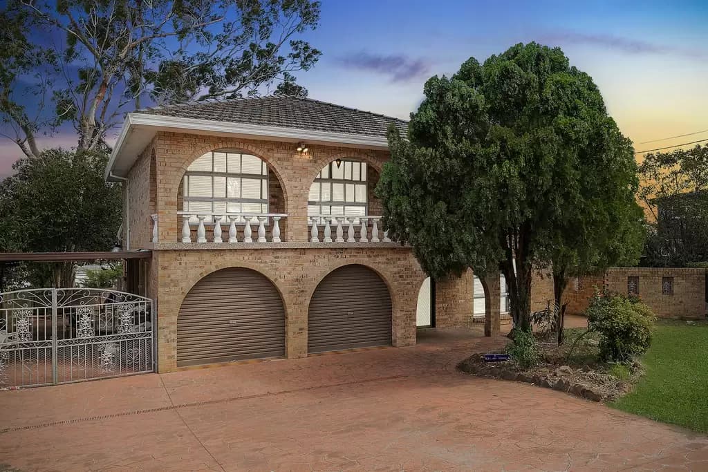6 Lancelot Court Castle Hill, Georges Hall - Image 1
