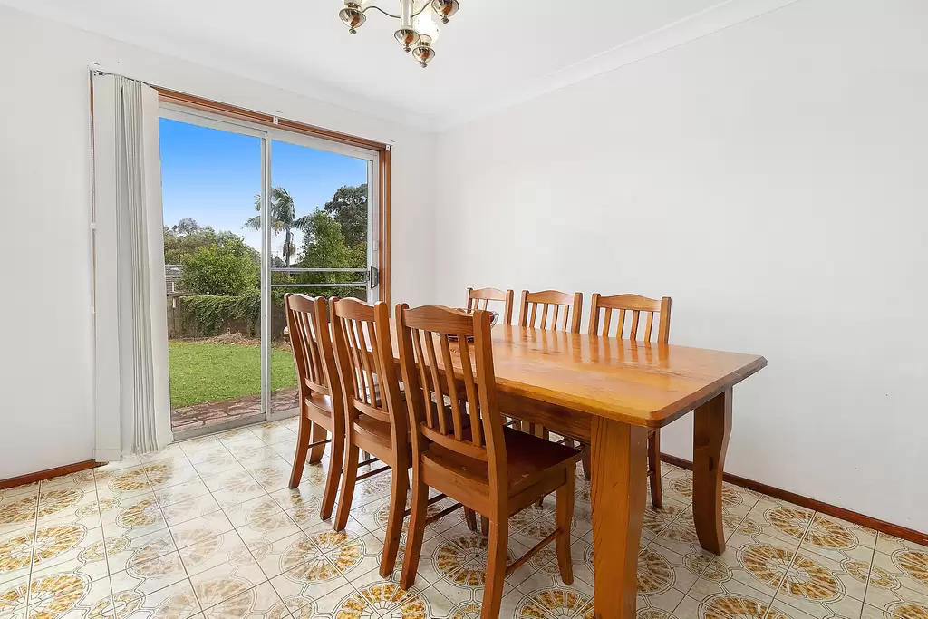 6 Lancelot Court Castle Hill, Georges Hall - Thumbnail 4