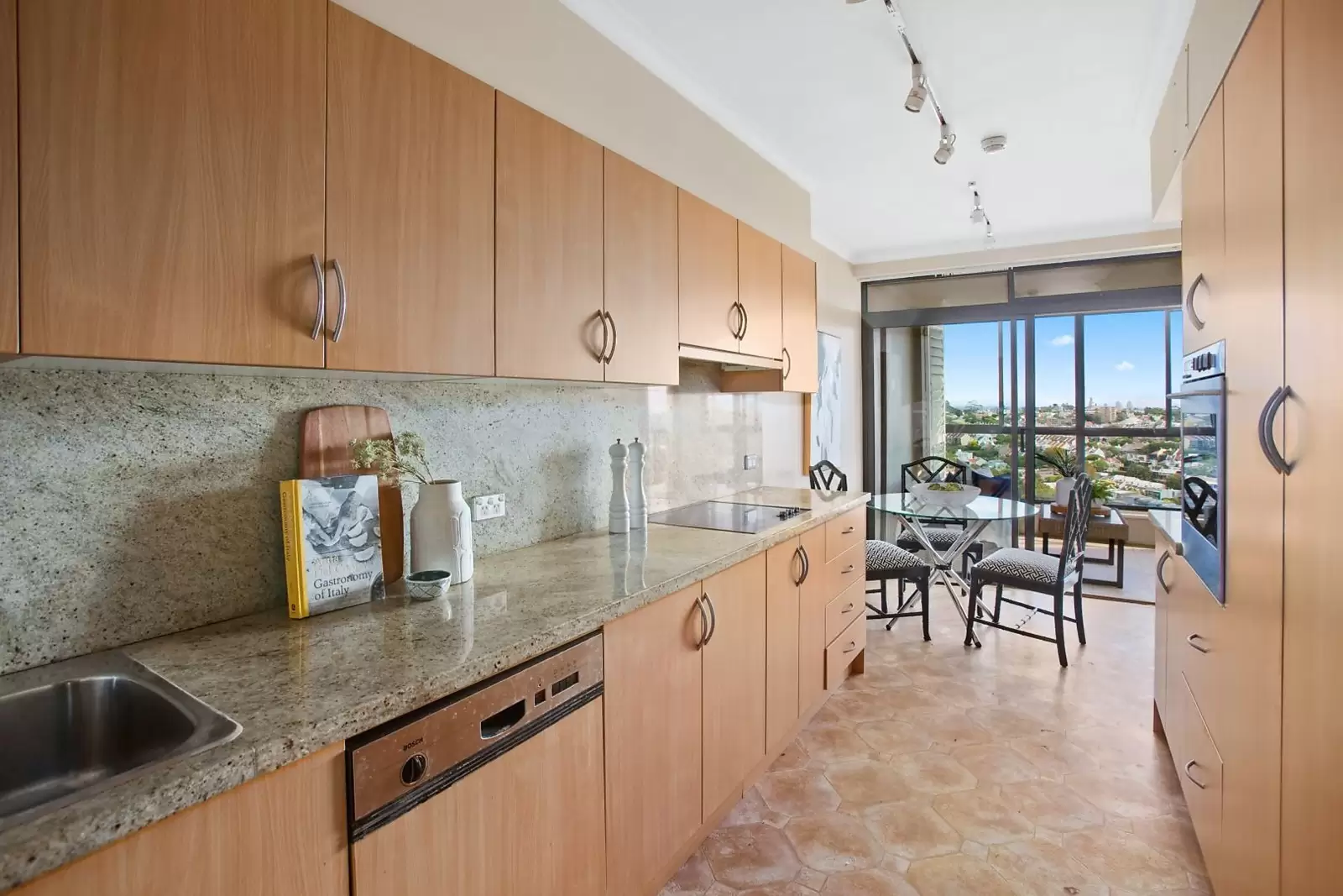 1801/180 Ocean Street, Edgecliff, Richmond - Thumbnail 3