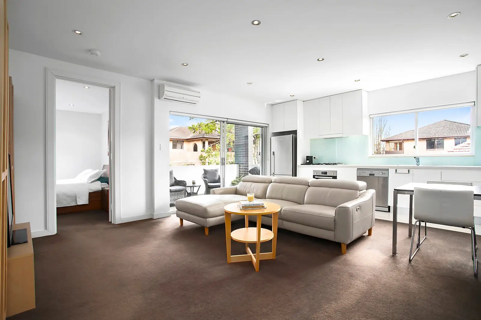 17/10-14 Duke Street, Kensington, Moggill - Thumbnail 2