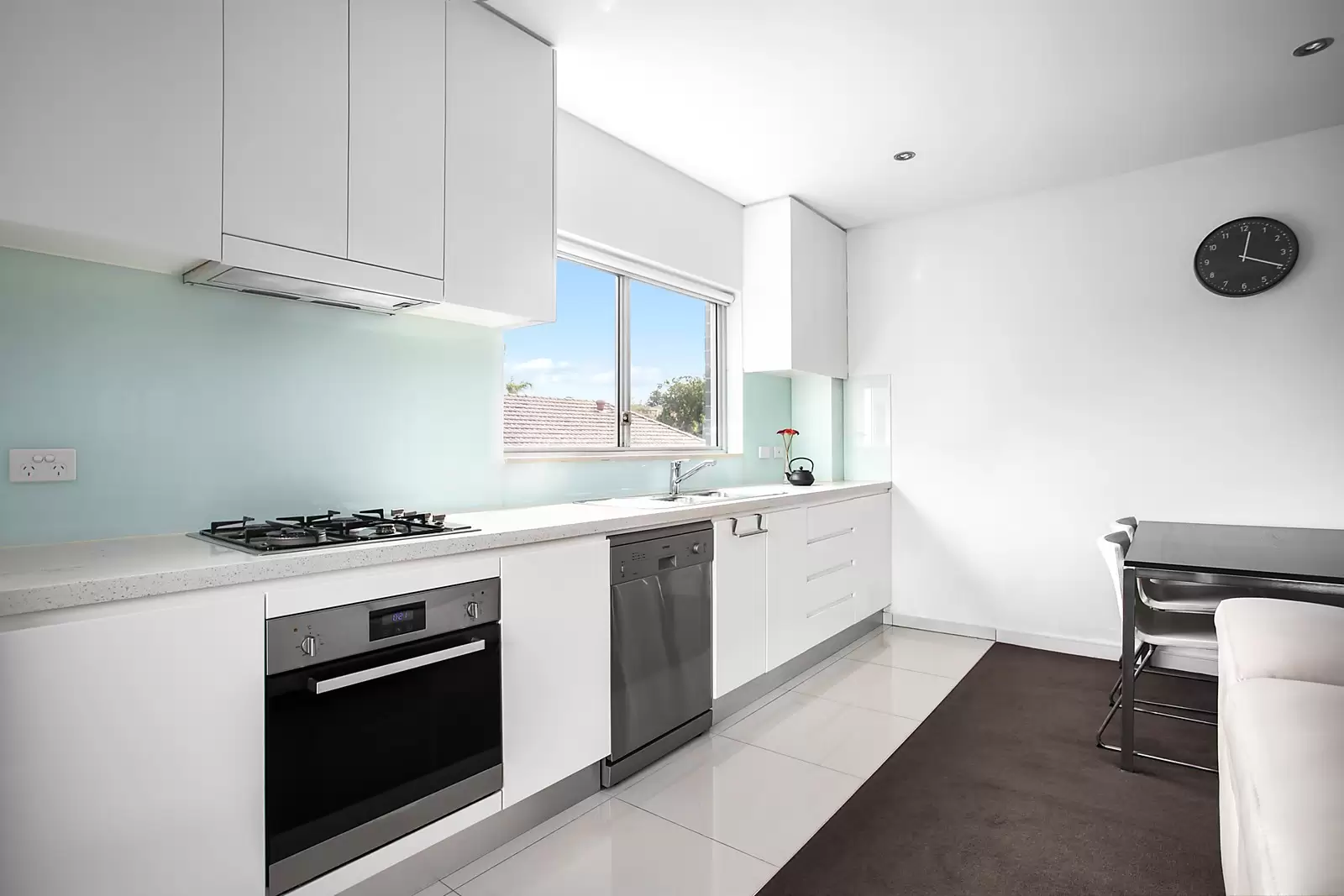 17/10-14 Duke Street, Kensington, Moggill - Thumbnail 3