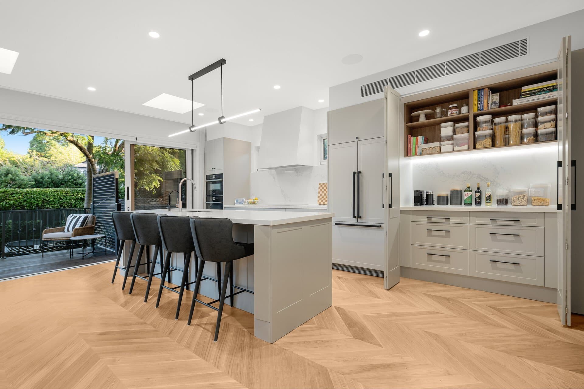 17/33-35 Sir Joseph Banks Street, Cremorne - Thumbnail 3