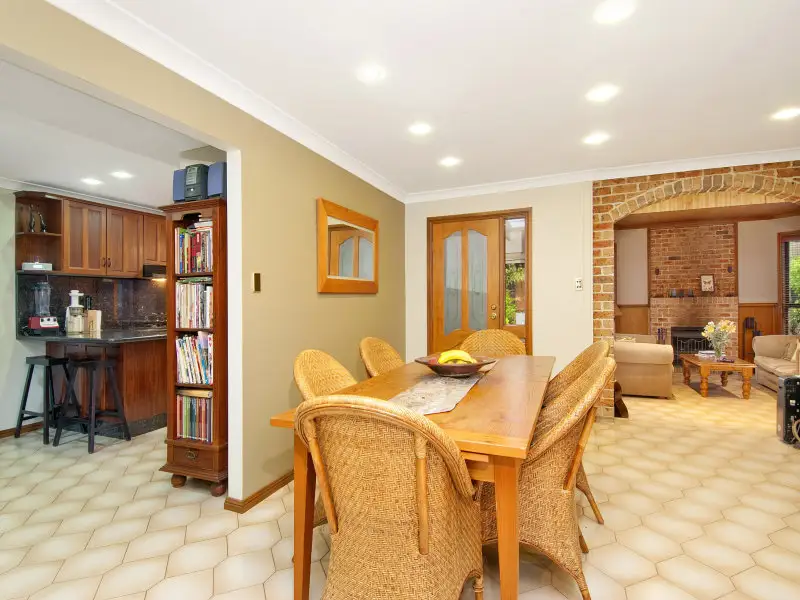 5 Bedroom Property For Sale Wollongong, Wollongong - Thumbnail 6