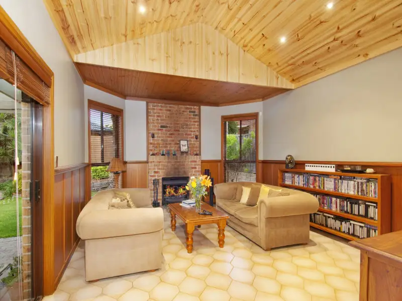 5 Bedroom Property For Sale Wollongong, Wollongong - Thumbnail 8