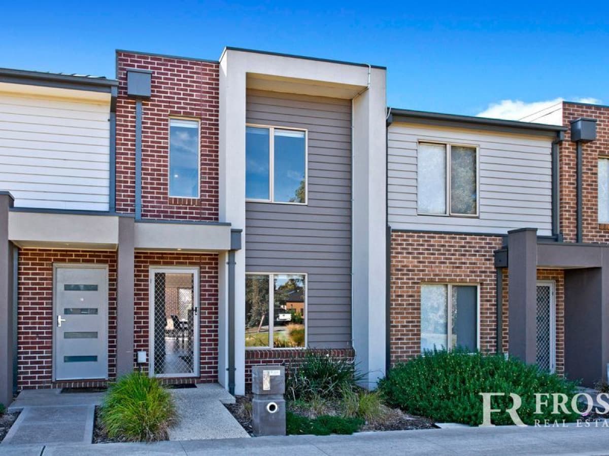 1318/301 Old Northern Road, Castle Hill, Concord West - Image 1
