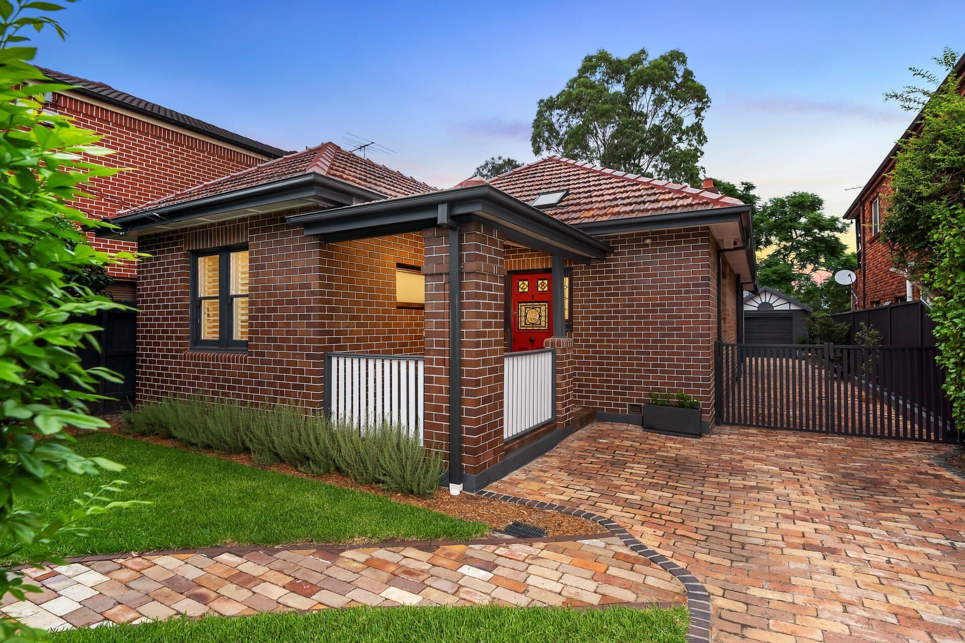 7/2-4 Glen Street, Melrose Park - Image 1