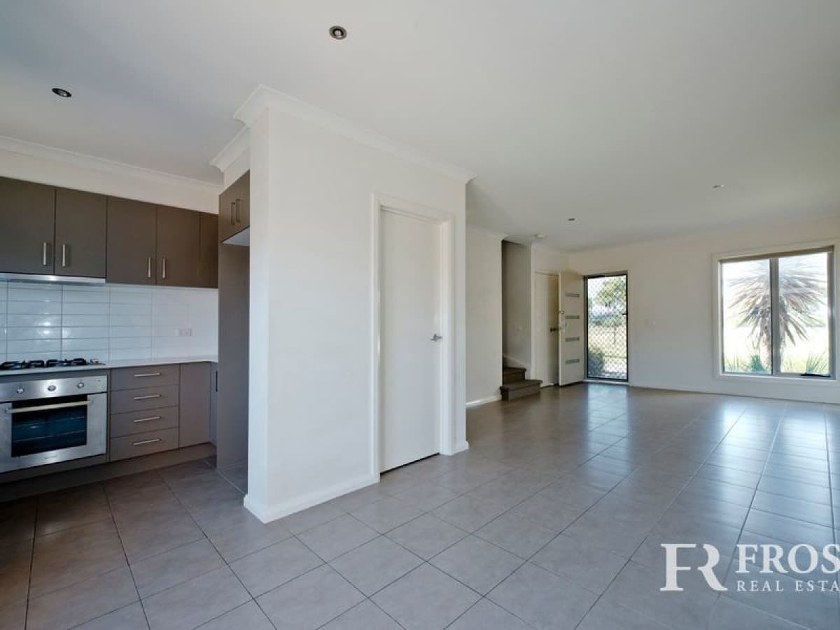 18/335 Grand Boulevard, Craigieburn, VIC, Cobram - Thumbnail 2