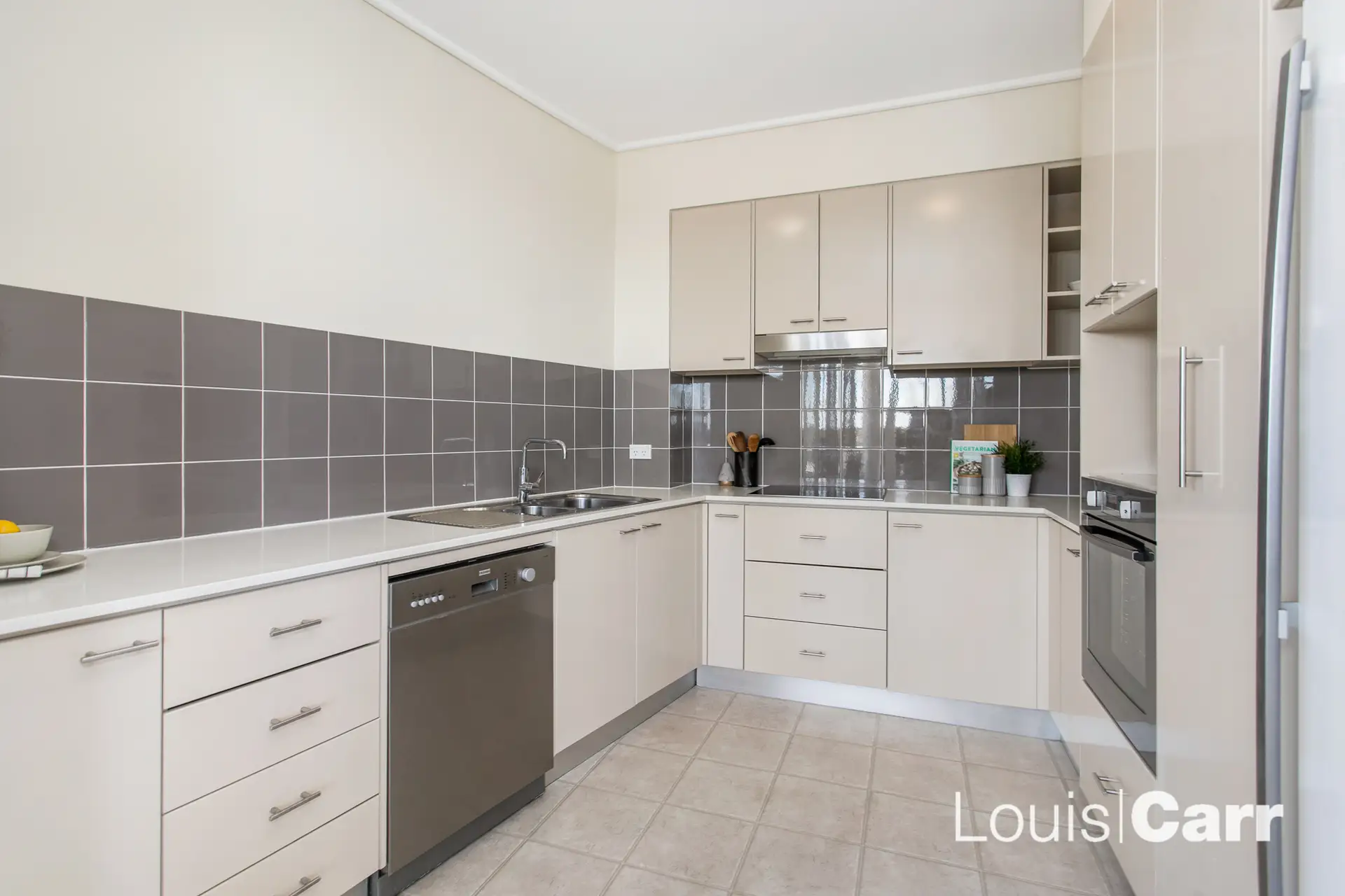 707/12 Pennant Street, Castle Hill NSW, Bass Hill - Thumbnail 3