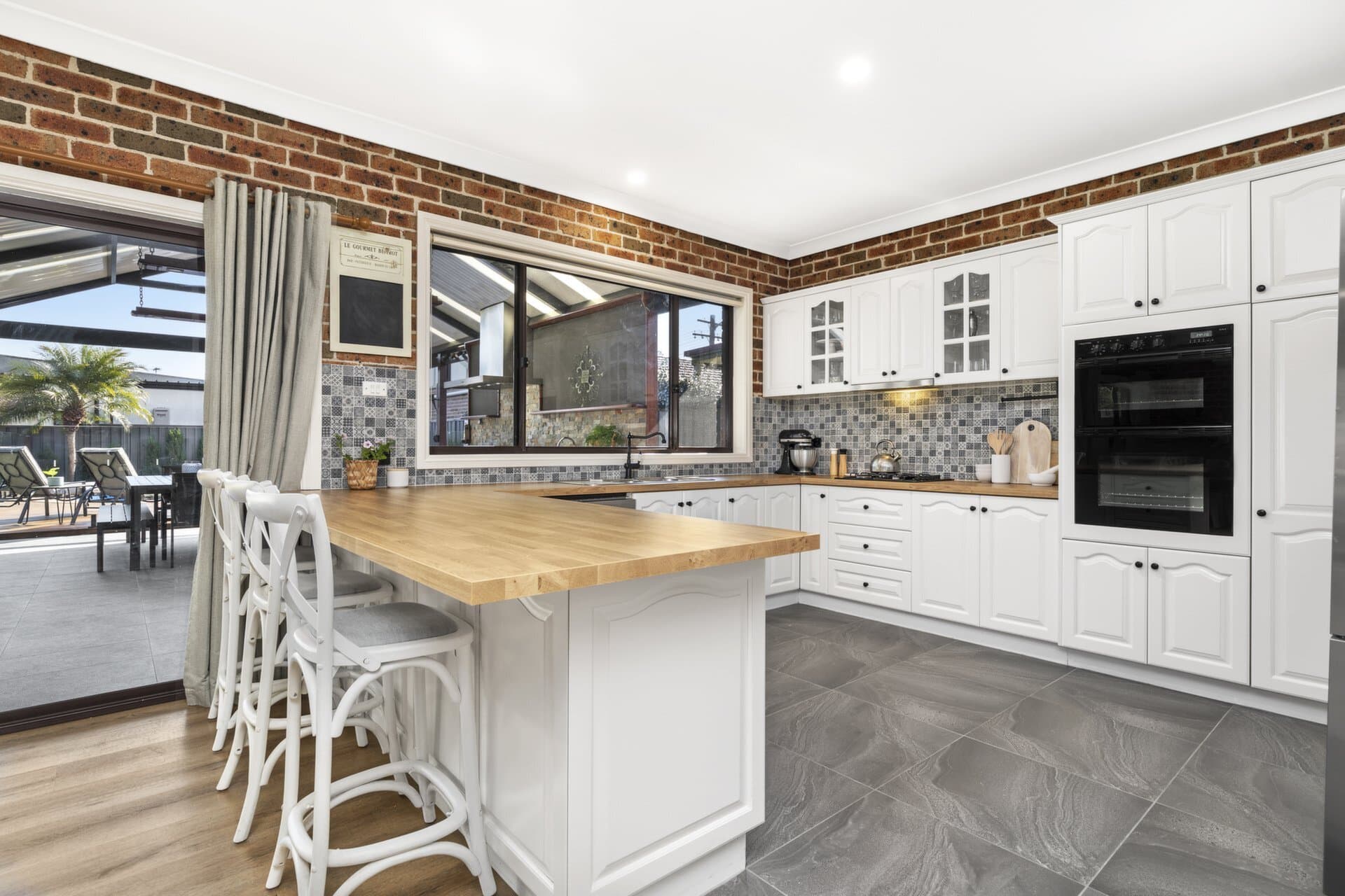 303/2A Cooks Avenue, Park - Thumbnail 3