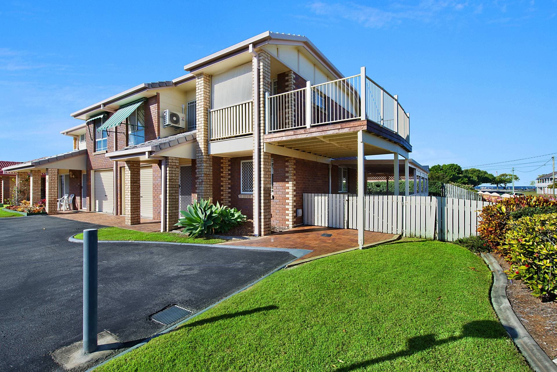 2/17 Sunset Avenue, Breakfast Point - Thumbnail 2