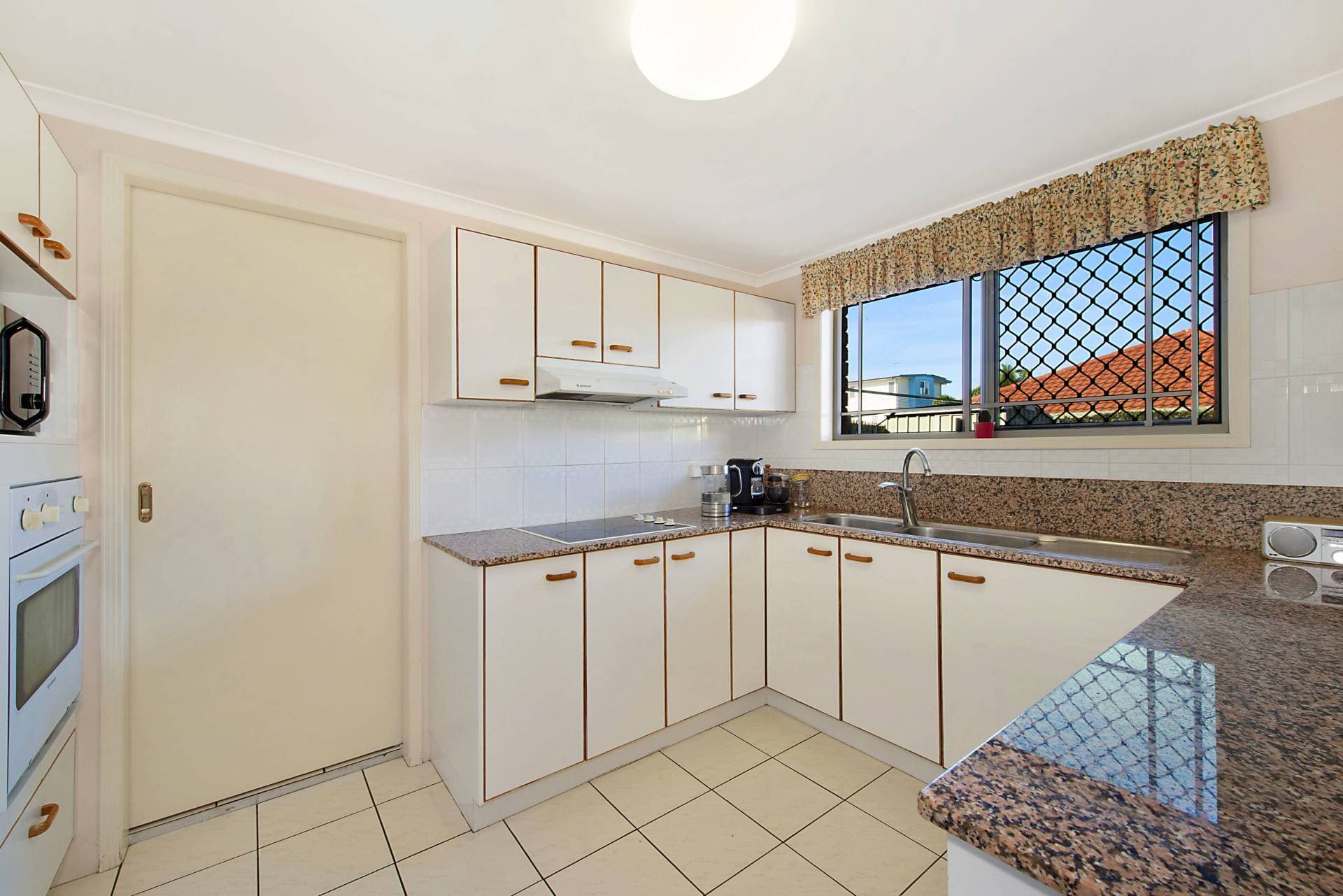 2/17 Sunset Avenue, Breakfast Point - Thumbnail 3