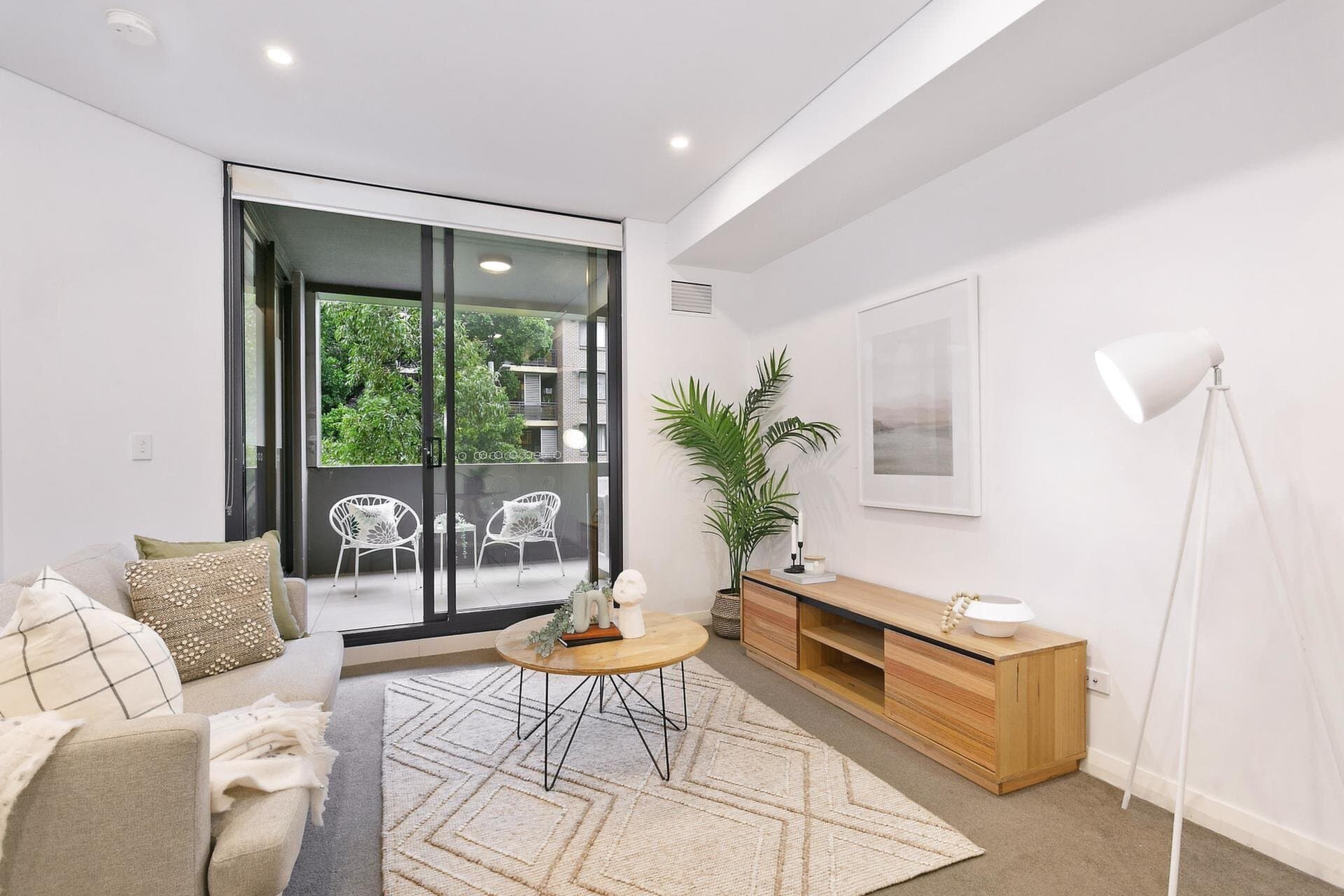 B4014 1 Hamilton Crescent, Ryde, Rodd Point - Image 1