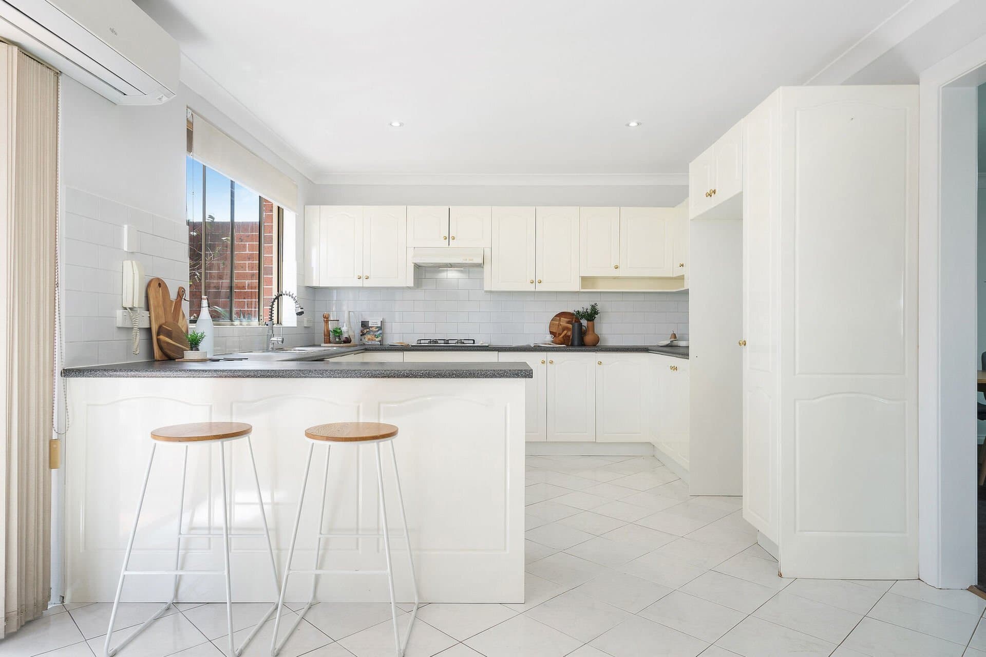 17/2-4 Notts Avenue, Bondi Beach, North Strathfield - Thumbnail 3