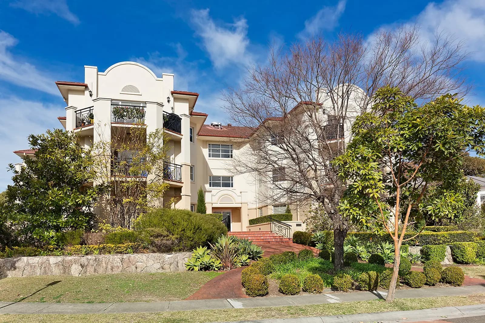 4/28 Mortimer Lewis Drive, Huntleys Cove, Ryde - Image 1