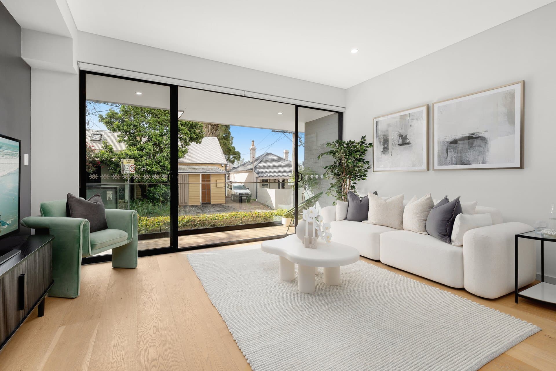 19/10 View Street, North Sydney - Image 1