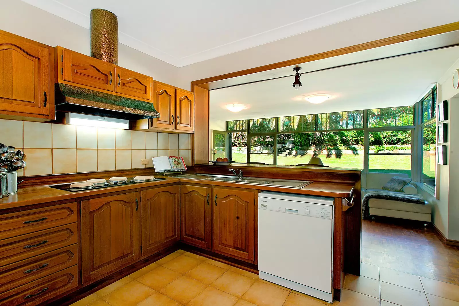 6 Islington Crescent, Greenacre - Thumbnail 7