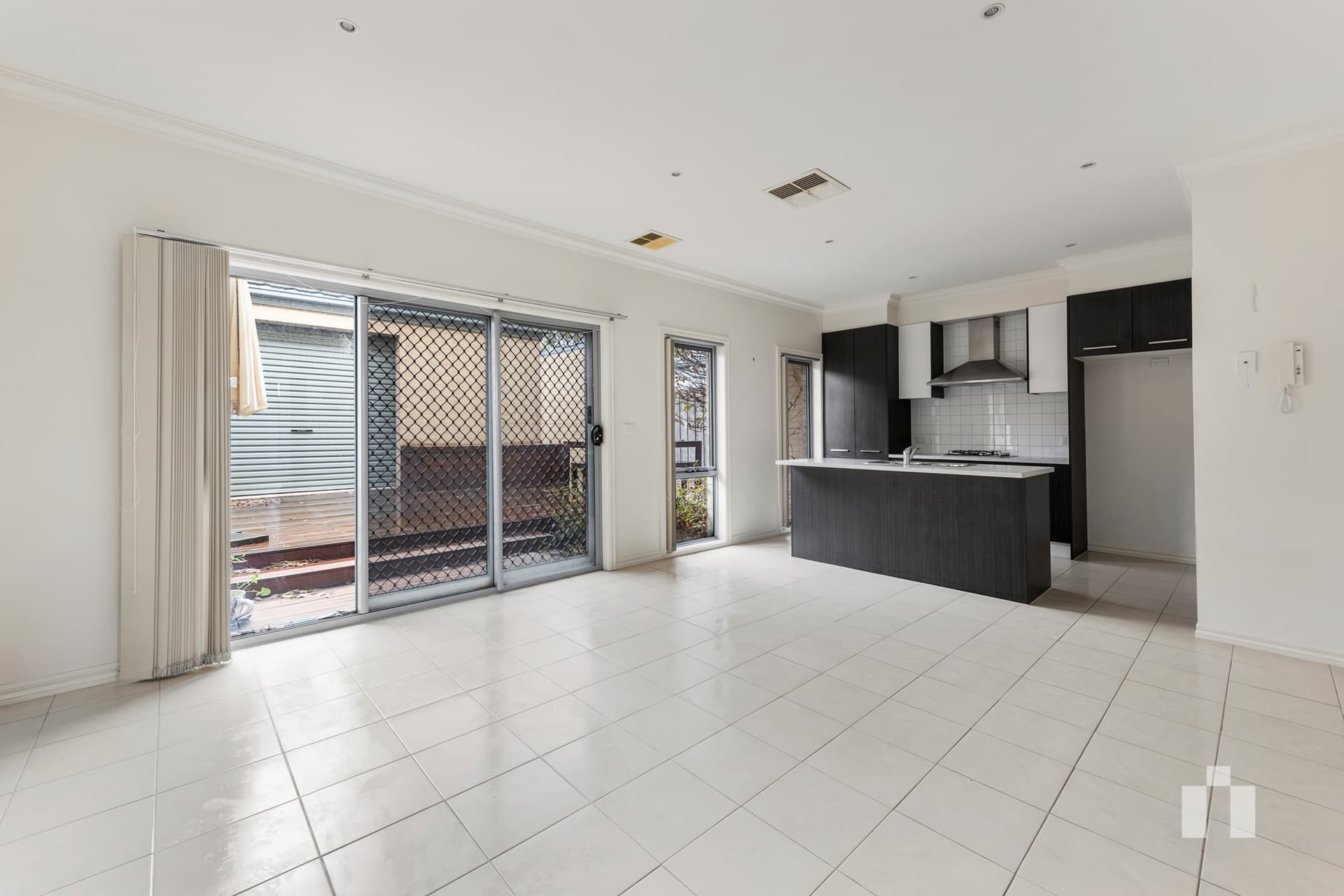 12/217 William Street, Granville, Mosman - Thumbnail 3