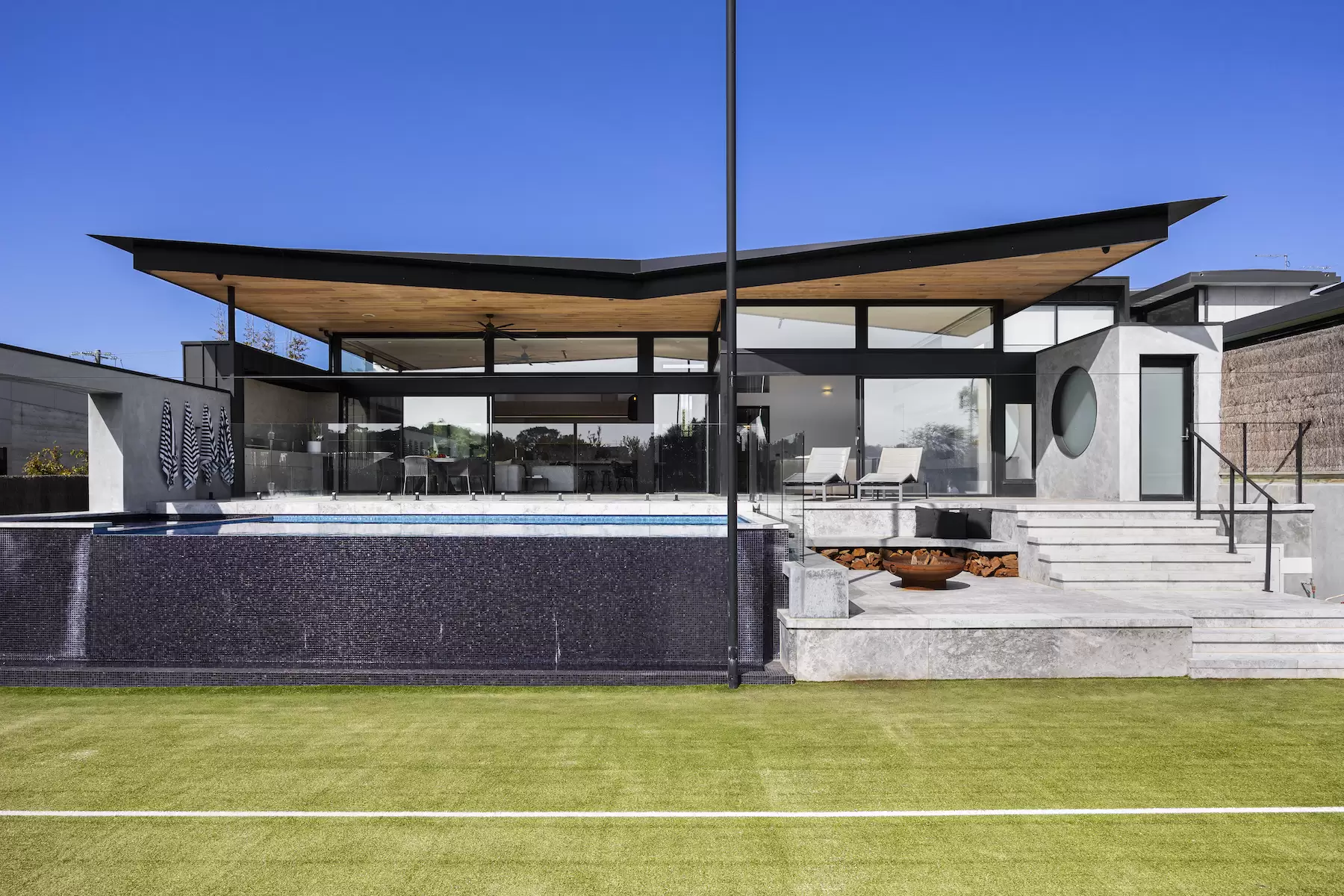 6 Crescent Avenue, Ryde, Leichhardt - Image 1