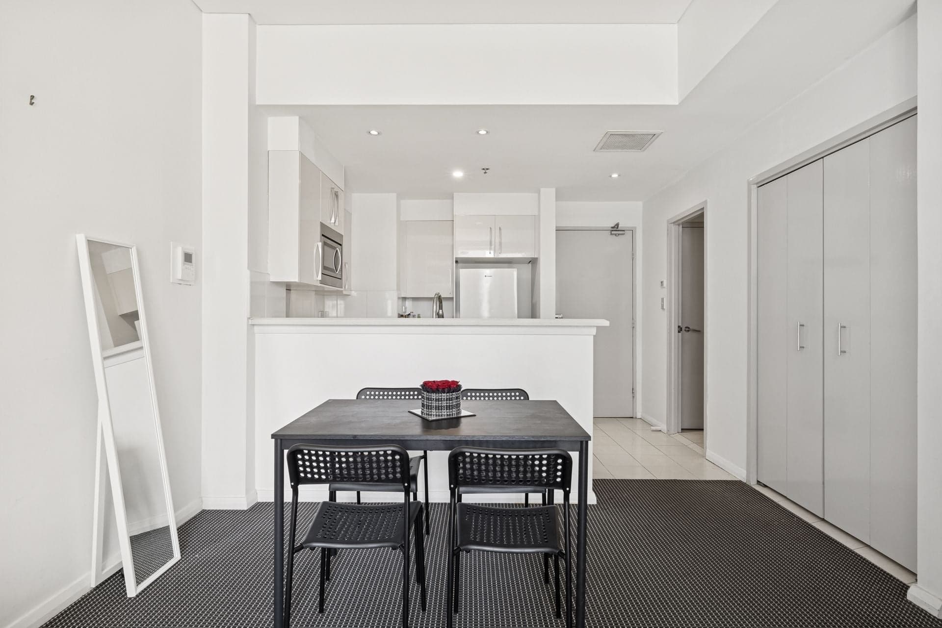 270/8 Lachlan Street, Waterloo, Waterloo - Thumbnail 5