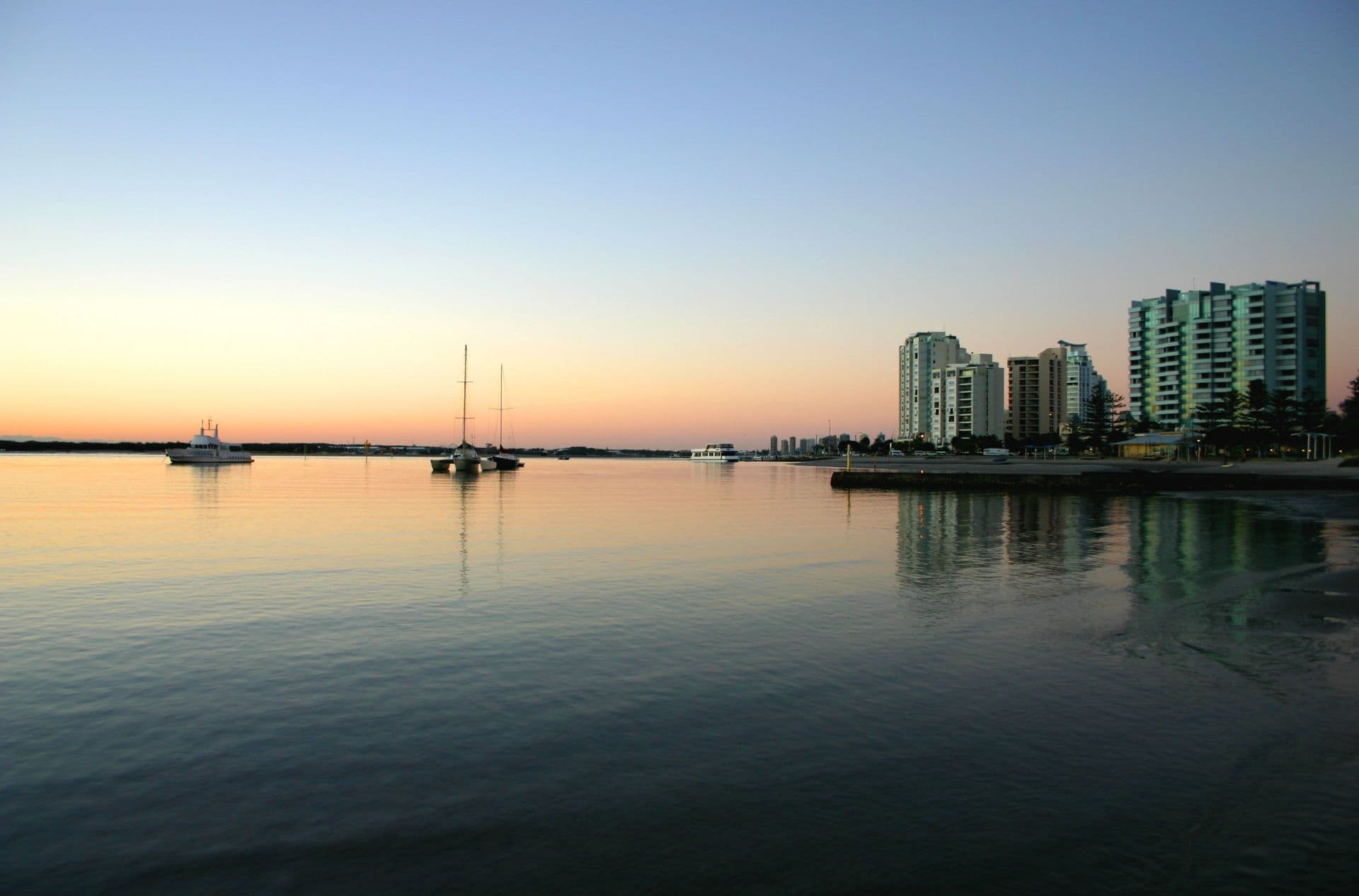 6/81 Frank Street, Labrador, Labrador - Thumbnail 2