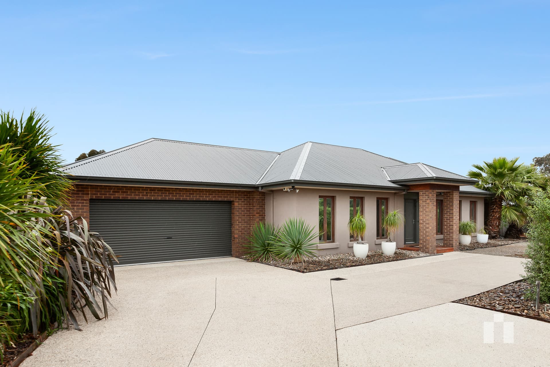 303, 3 Sterling Circuit, Camperdown - Thumbnail 2
