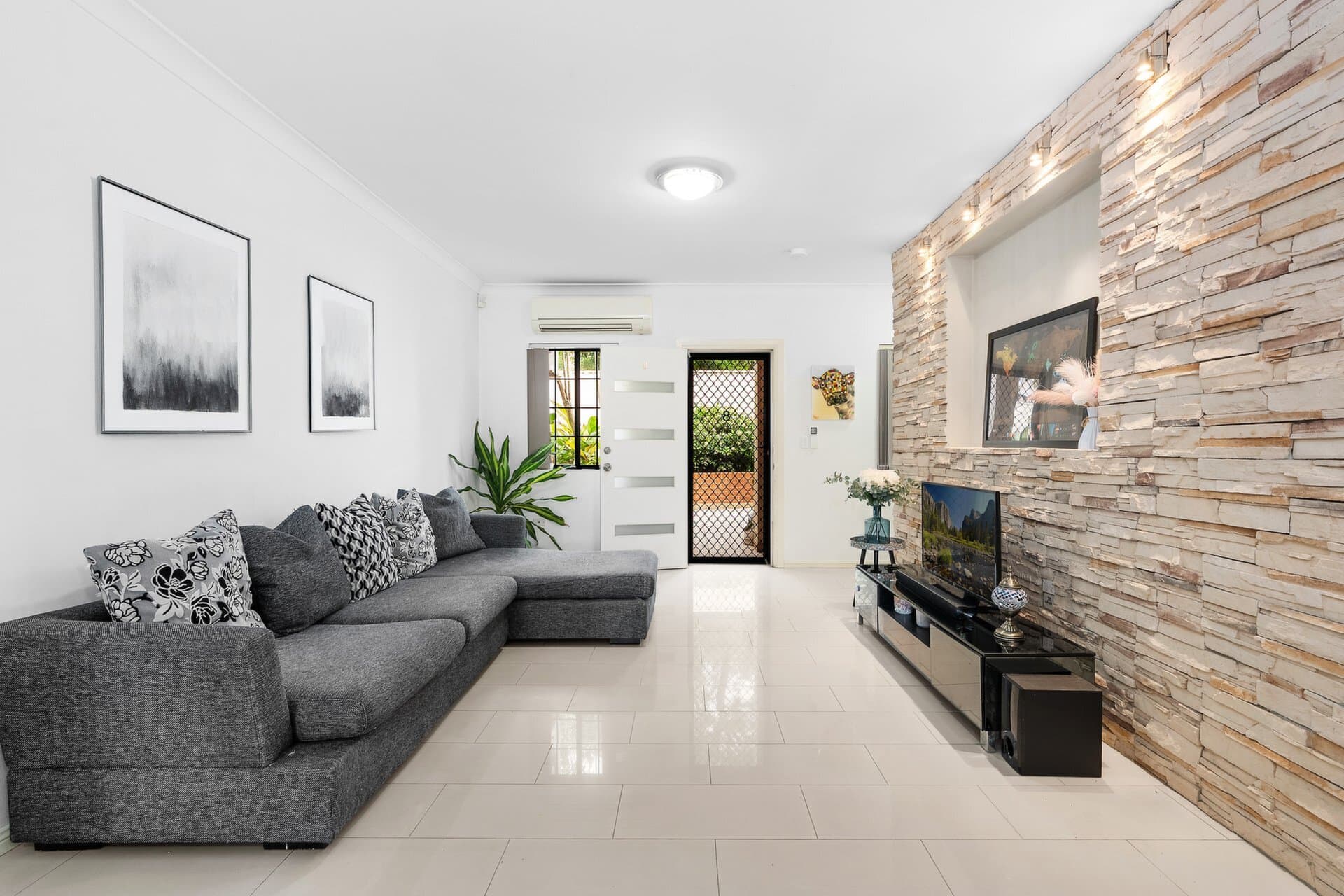 8/165 167 Spurway Street, Ermington - Thumbnail 3