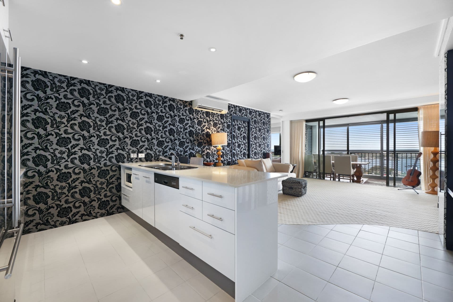 232/105 Scarborough Street, Southport QLD, Southport - Thumbnail 4