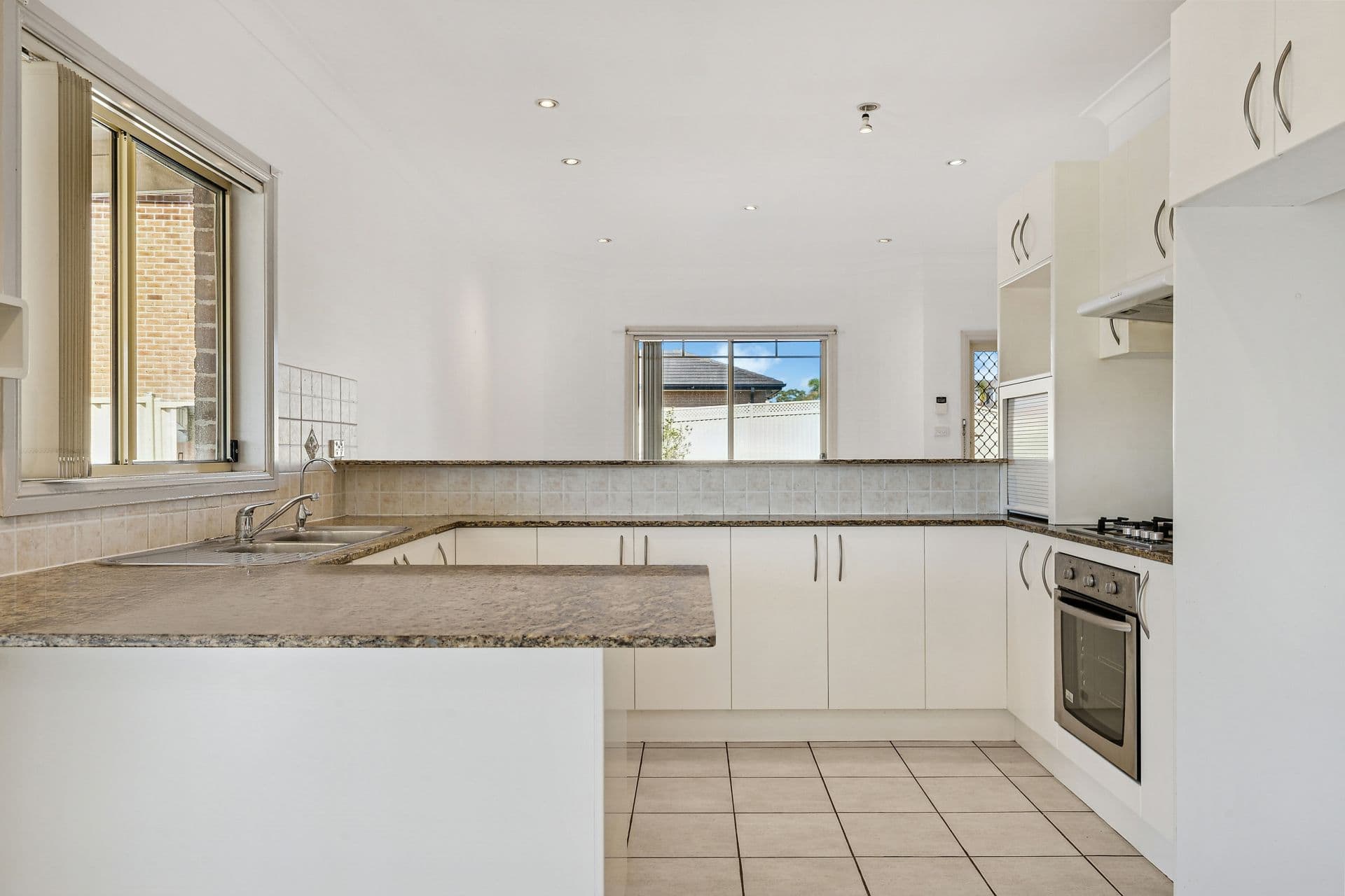 3/20 Domenico Close, West Hoxton, West Hoxton - Thumbnail 4