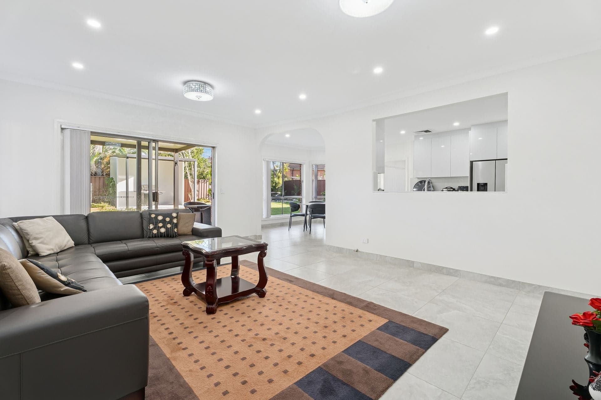 20 Ingham Drive, Casula, Casula - Thumbnail 8