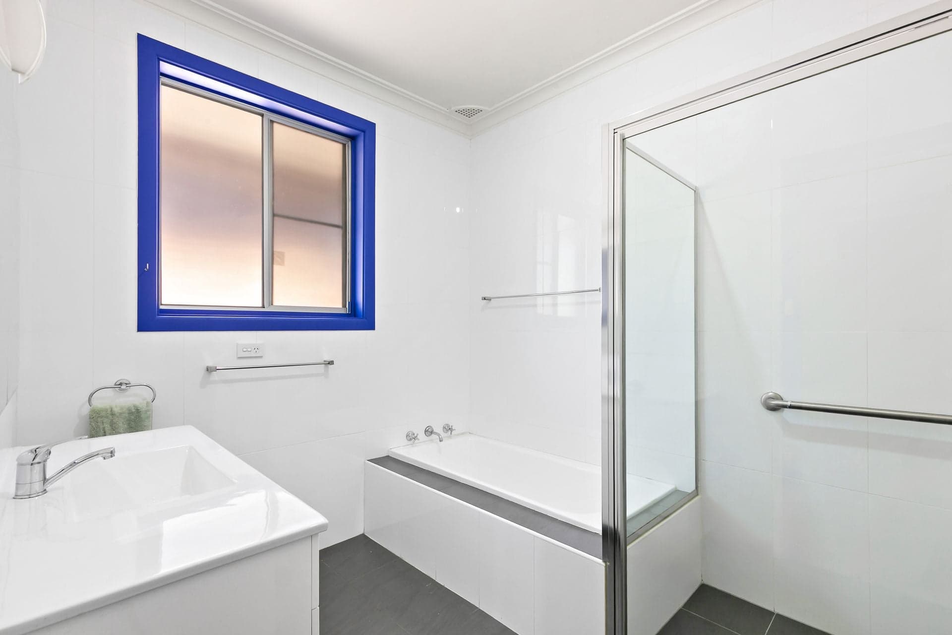 4 Gilgandra Street, Lake Heights NSW, Lake Heights - Image 1