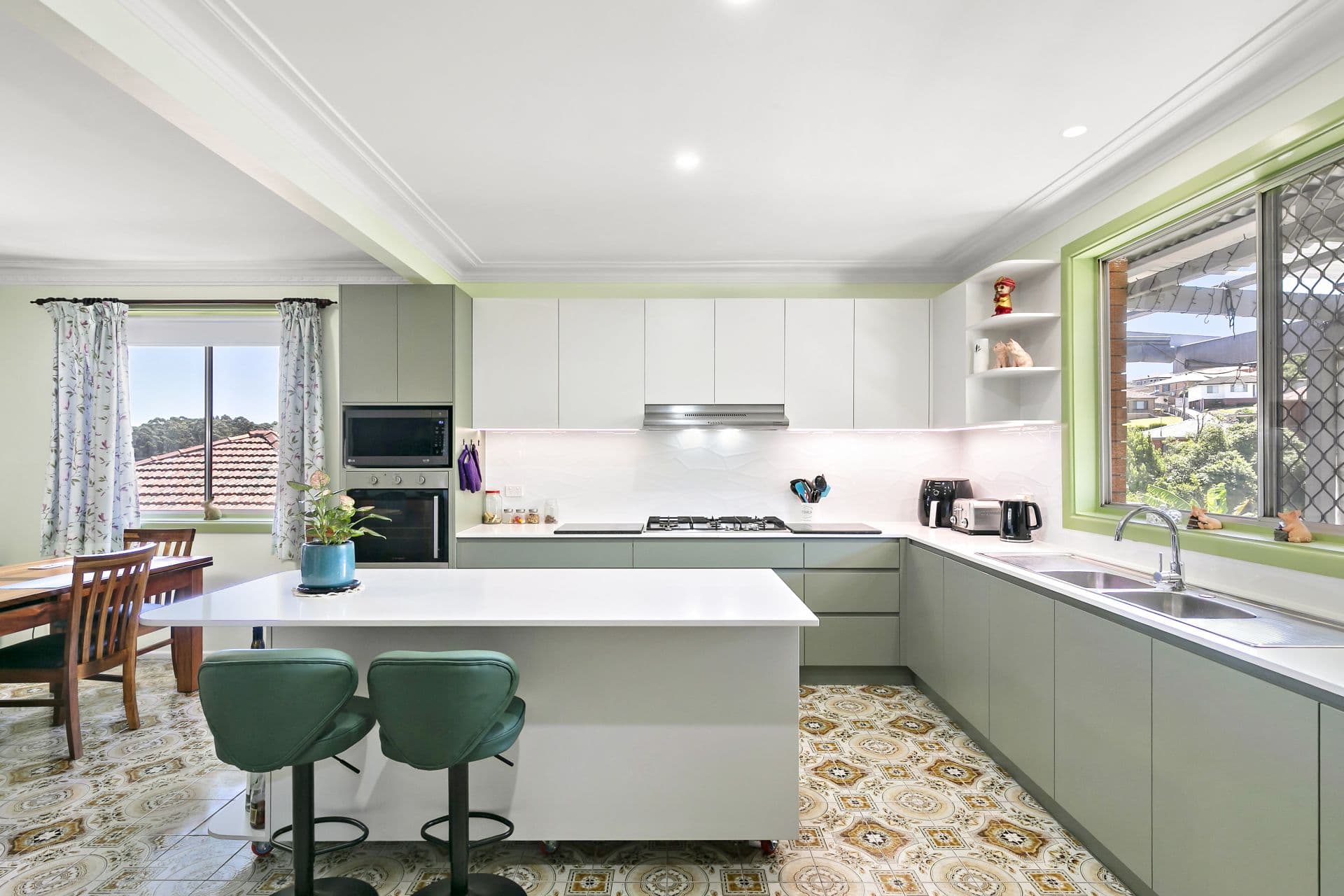 4 Gilgandra Street, Lake Heights NSW, Lake Heights - Thumbnail 4