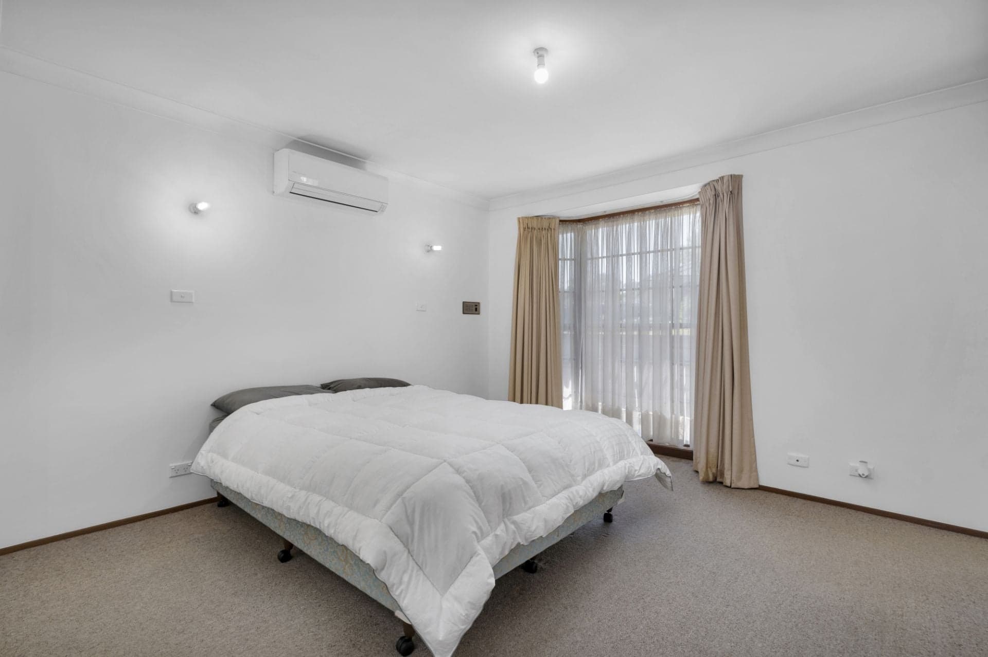 15 Elouera Crescent, Woodbine NSW, Woodbine - Image 1