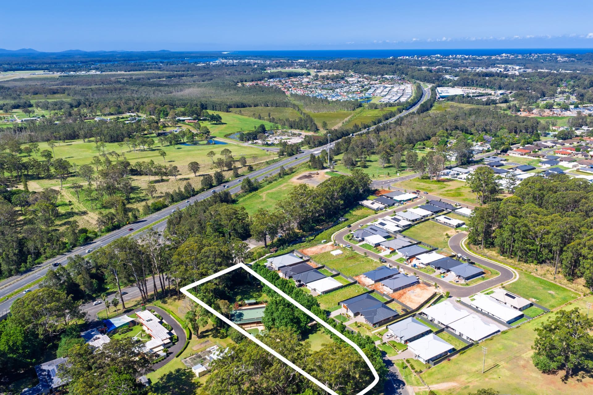 12 Philip Charley Drive, Port Macquarie, Port Macquarie - Thumbnail 2