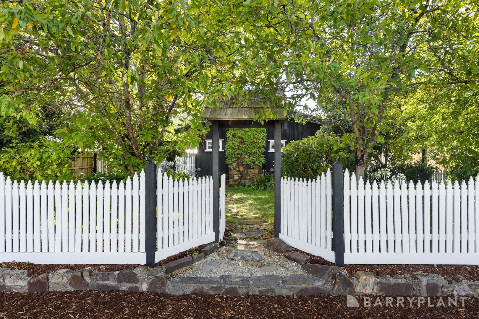 27 Glendale Court, Kilsyth, VIC 3137, Kilsyth - Thumbnail 2